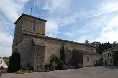 Nous sommes en Nouvelle-Aquitaine, à Montrol-Sénard. Village de l'arrondissement de Bellac, il se situe dans le département ...