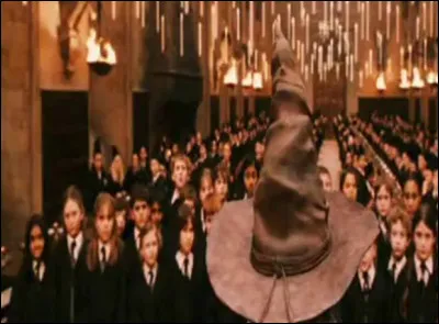 Cest le moment de la cérémonie de la répartition, les autres sont stressés, que fais-tu ?