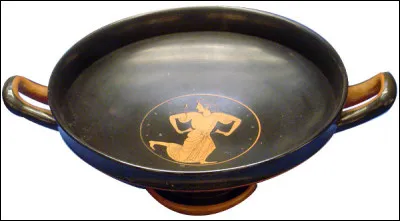 Dans l'Antiquité grecque, coupe pour déguster le vin :