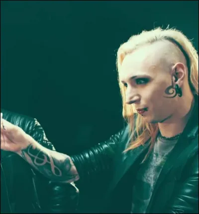 Dans quel clip voit-on Gared Dirge comme ceci ?