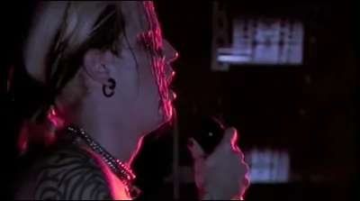 Dans quel clip voit-on Chris Harms comme ceci ?