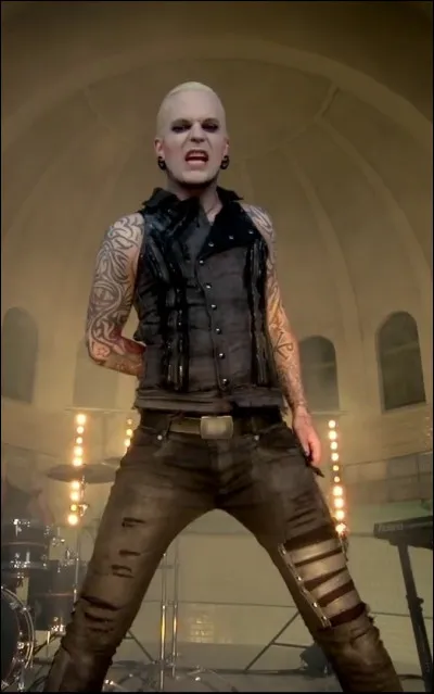 Dans quel clip voit-on Chris Harms comme ceci ?