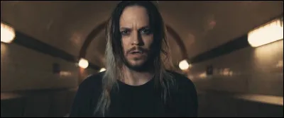 Dans quel clip voit-on Chris Harms comme ceci ?