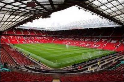 Old Trafford, l'enceinte de Manchester United, est souvent appelé...