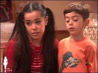 Comment se prnomme le petit frre de Lola ?