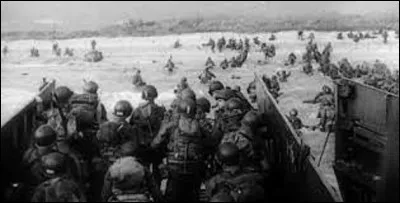 6 juin 1944 : 
À bord de 4 000 navires de transport, les forces alliées débarquent sur les plages de Normandie, surprenant les Allemands grâce à une efficace campagne d'intoxication, faisant croire que le débarquement aurait lieu ailleurs. Quel est le nom de code de cette opération appelée aussi Overlord ?