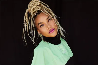 Et comment se nomme l'actrice ?