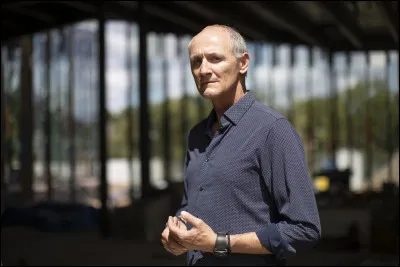 Et comment se nomme l'acteur ?