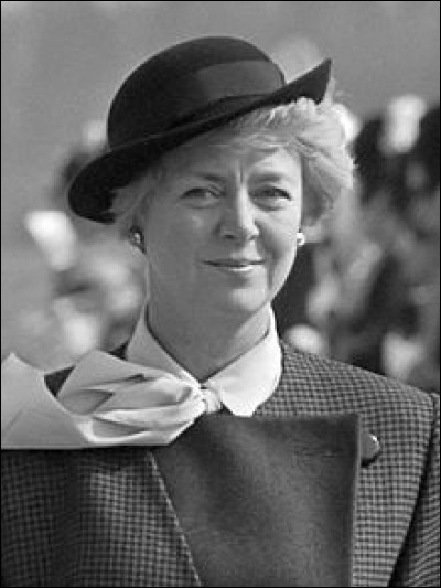 En 1980, quel pays a élu Vigdís Finnbogadóttir présidente de la république, se dotant d'une femme chef de l'État pour la première fois au monde ?