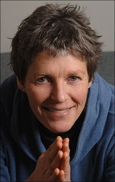 En 1994, quel point de la planète la Norvégienne Liv Arnesen a-t-elle été la première femme à atteindre ?