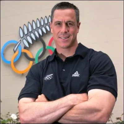 Sur quelle machine de fitness le sportif n&eacute;o-z&eacute;landais Rob Waddell, m&eacute;daill&eacute; d�or olympique, a-t-il &eacute;tabli un record en 2008 ?