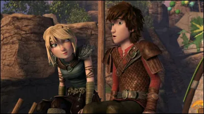 Dans l'épisode "Aveuglé" Harold avoue à Astrid qu'il s'est souvent imaginé l'embrasser.