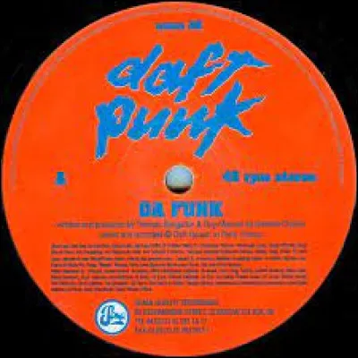 Dans le clip de leur succès "Da Funk" sorti en 1995, en quel animal est déguisé l'homme qui marche dans la rue ?