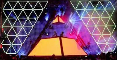 En 2008, dans quelle catégorie des "Victoires de la musique" sont-ils nommés pour "Alive 2007" ?