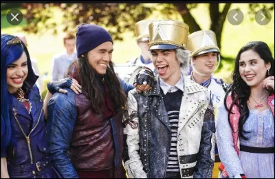 Carlos va-t-il sortir avec Jane ?