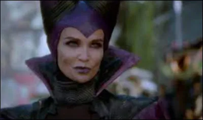 Maléfique est-elle encore un lézard ?