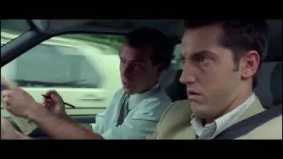 Que devait faire Émilien lors de sa leçon de conduite avant de provoquer un accident ?