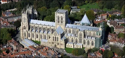 Dans quel pays d'Europe se trouve cette cathédrale ?