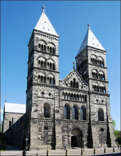 Dans quel pays se trouve cette cathédrale ?