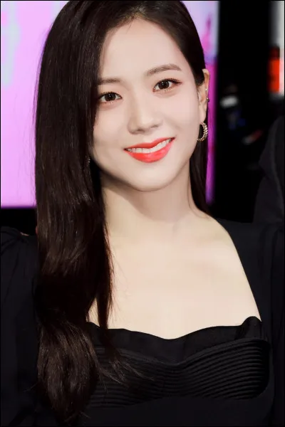 Quel est le prénom de Jisoo ?