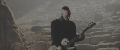 Dans quel clip voit-on Gared Dirge comme ceci ?