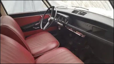 Encore un tableau de bord trois compteurs mais plutôt spartiate sur cette auto sortie en 1968. Quel est ce modèle ?