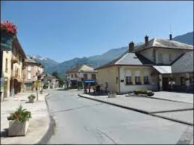 Nous sommes en Auvergne-Rh&ocirc;ne-Alpes, &agrave; Saint-&Eacute;tienne-de-Cuines. Commune dans la vall&eacute;e de la Maurienne, elle se trouve dans le d&eacute;partement ...