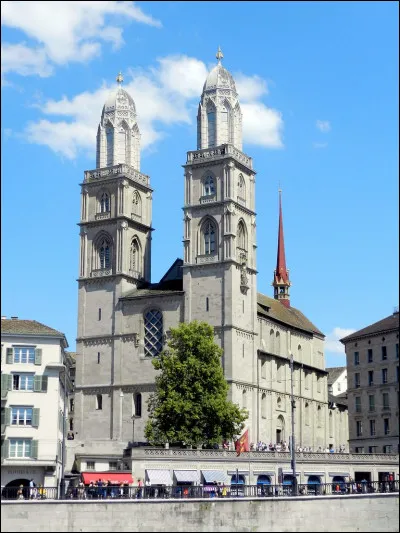 C'est à Zagreb, en Croatie, que se trouve cette cathédrale :