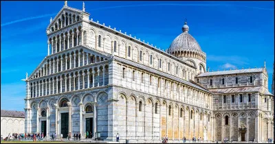 Cette très ancienne cathédrale se trouve au Portugal :