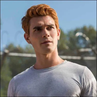 Quel acteur joue Archie Andrews ?