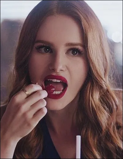 Quelle actrice joue Cheryl Blossom ?