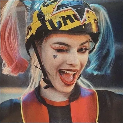 De quelles couleurs sont ses cheveux ?