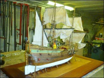 Quel était le nom du navire qui apporta la peste à Marseille en 1720 ?