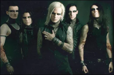 Quel est le groupe ayant composé la chanson "Sleeping in My Car" ?