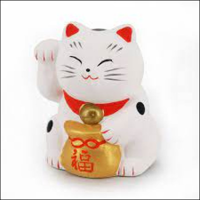 Quel est le nom de cette statue traditionnelle japonaise représentant un chat ?