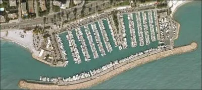 Quel est l'am�nagement humain r�alis� sur cette photo (cliquez sur la photo) ?