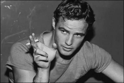 Marlon Brando a-t-il déjà reçu au moins un Oscar ?