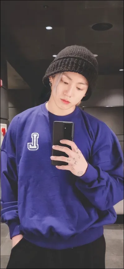 Comment dort Jungkook ?
