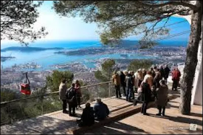 Vous allez avoir la possibilité de voir la vue du mont Faron en prenant le téléphérique à :