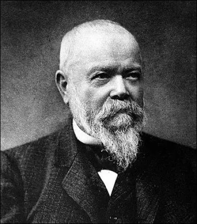 Comment Hippolyte Fontaine a-t-il fortuitement modifié en 1873 la dynamo de Gramme, la transformant en moteur lors d'une démonstration à une exposition internationale ?