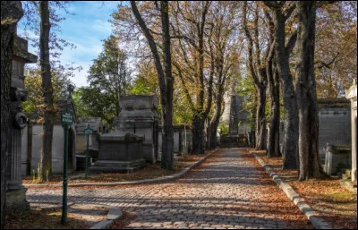 Quand il ne s'agit pas du cimetière, que désigne "le père-lachaise" entendu parfois à Paris ?