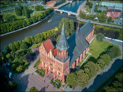 Il vous faudra aller en Russie, à Kaliningrad, pour voir cette cathédrale :