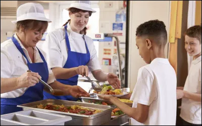 J’interviens dans les groupes scolaires, structures universitaires ou à l'EHPAD. Qui suis-je ?