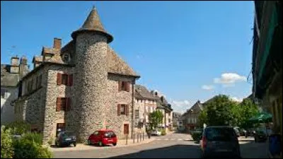 Village d'Auvergne-Rh&ocirc;ne-Alpes, dans l'arrondissement de Mauriac, Pleaux se trouve dans le d&eacute;partement ...