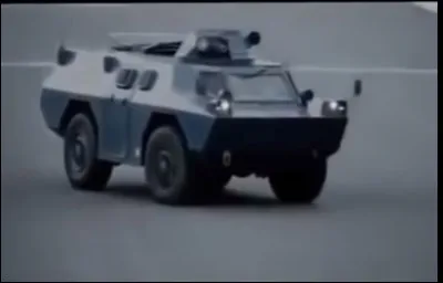 Dans le film "L'Assaut ", ce v&eacute;hicule de la gendarmerie bloque une piste d'a&eacute;roport avec trois autres engins de m&ecirc;me type. Quelle est l'abr&eacute;viation de ce v&eacute;hicule ?