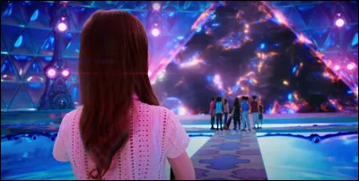 Dans cette sc&egrave;ne de "C'est nous les h&eacute;ros", un champ de force est activ&eacute; autour de la pyramide. Qui le d&eacute;clenche ?