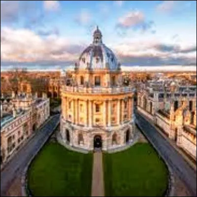 Dans quel sport les universit&eacute;s d�Oxford et de Cambridge s�affrontent-ils presque chaque ann&eacute;e depuis 1856 au printemps ?
