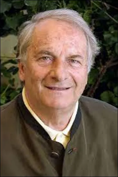 Dominique Lapierre est un écrivain né à Châtelaillon. Avec qui a-t-il écrit ''Paris brûle-t-il ? '', ''Ô Jérusalem'' et ''Le Cinquième Cavalier'' ?