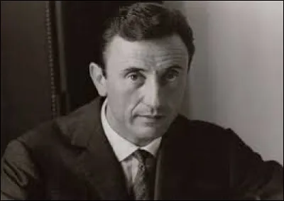 Quelle était la profession de ce natif de La Rochelle appelé Guy Laroche ?