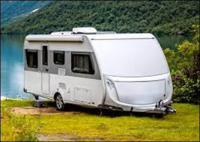 Qui chante "Caravane" en 2005 ?